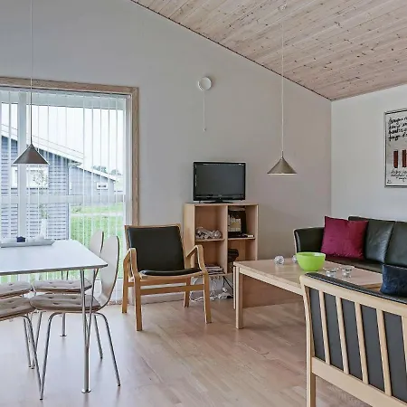 度假居 4 Person Holiday In *