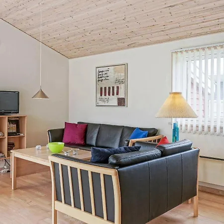 度假居 4 Person Holiday In *